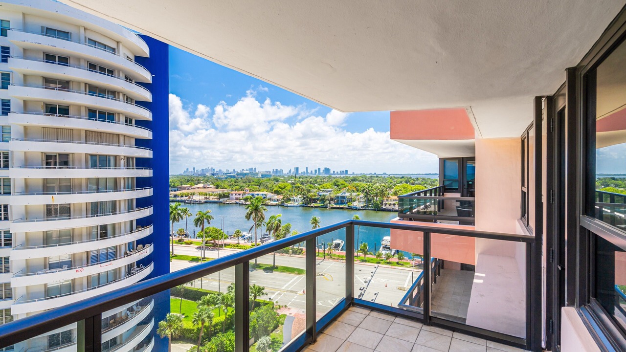 Photo of Outdoor in Mid Beach