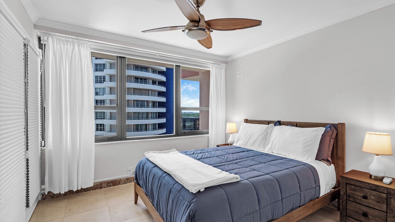 Photo of Bedroom in Mid Beach