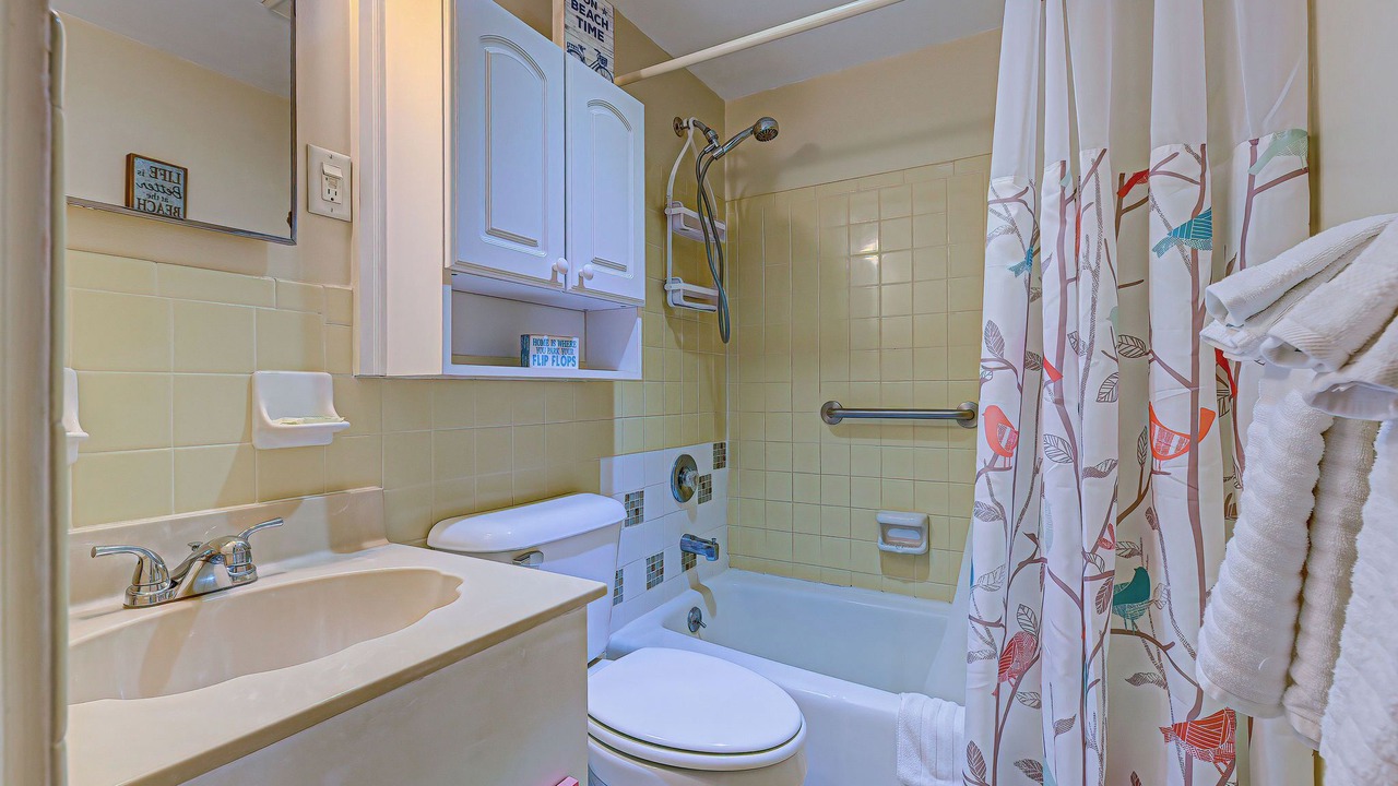 Photo of Bathroom in Golden Beach