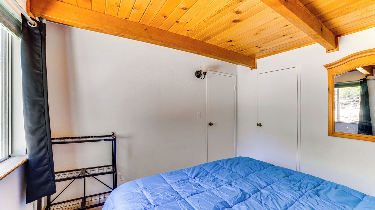 Photo of Bedroom in Frazier Park