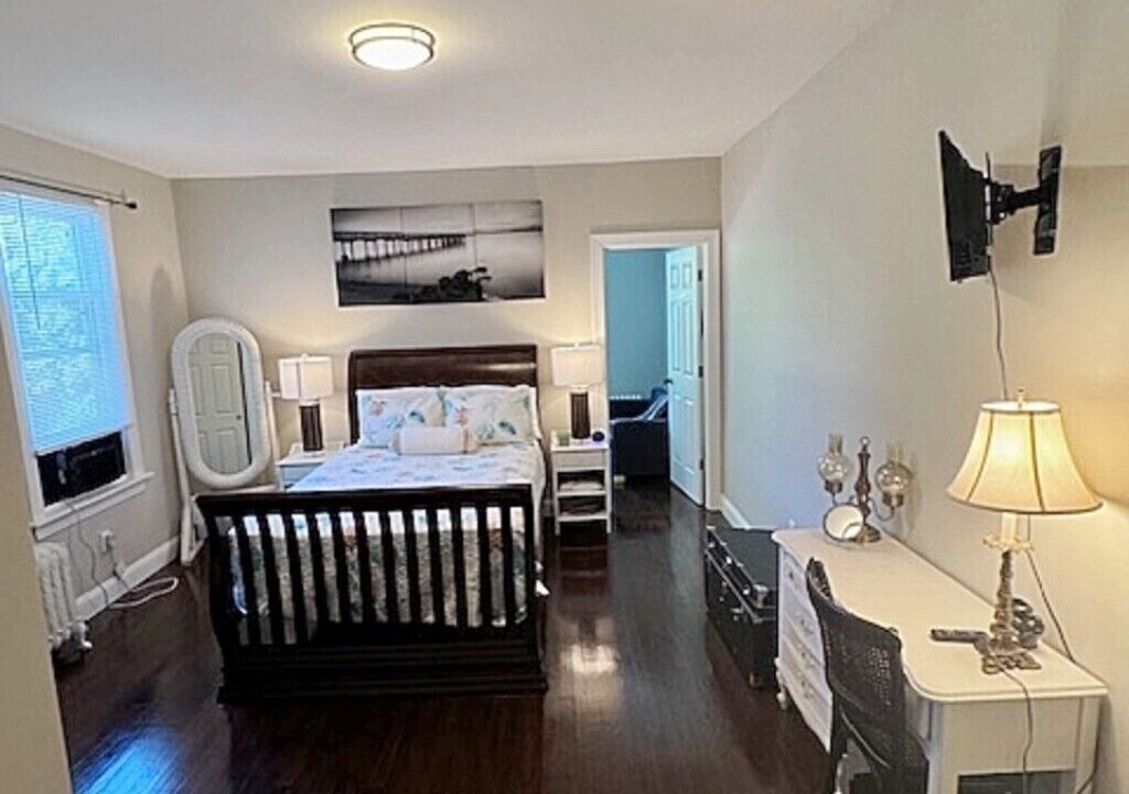 Photo of Bedroom in Orange
