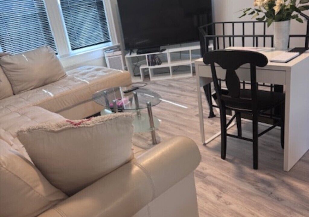 Photo of Livingroom in Orange