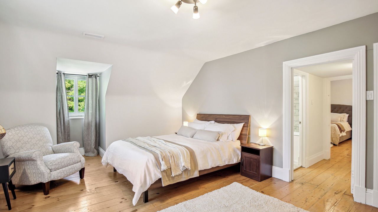 Photo of Bedroom in Chateau-Richer