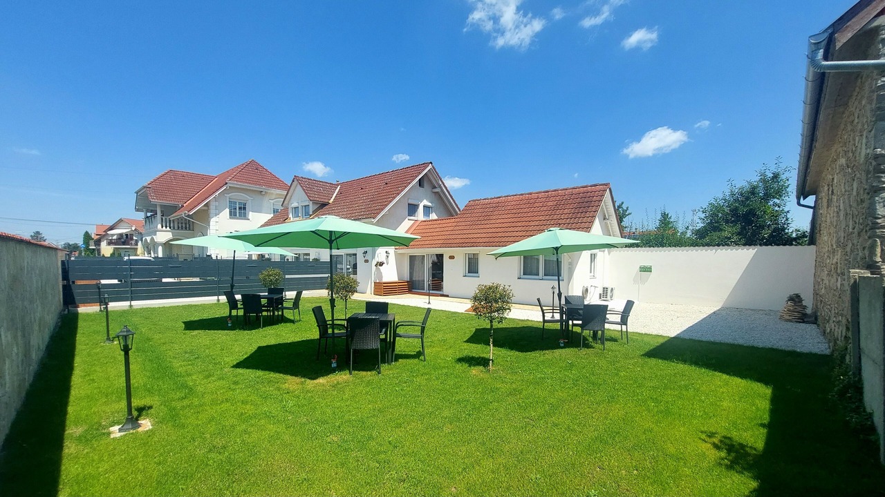Photo of Outdoor in Buk