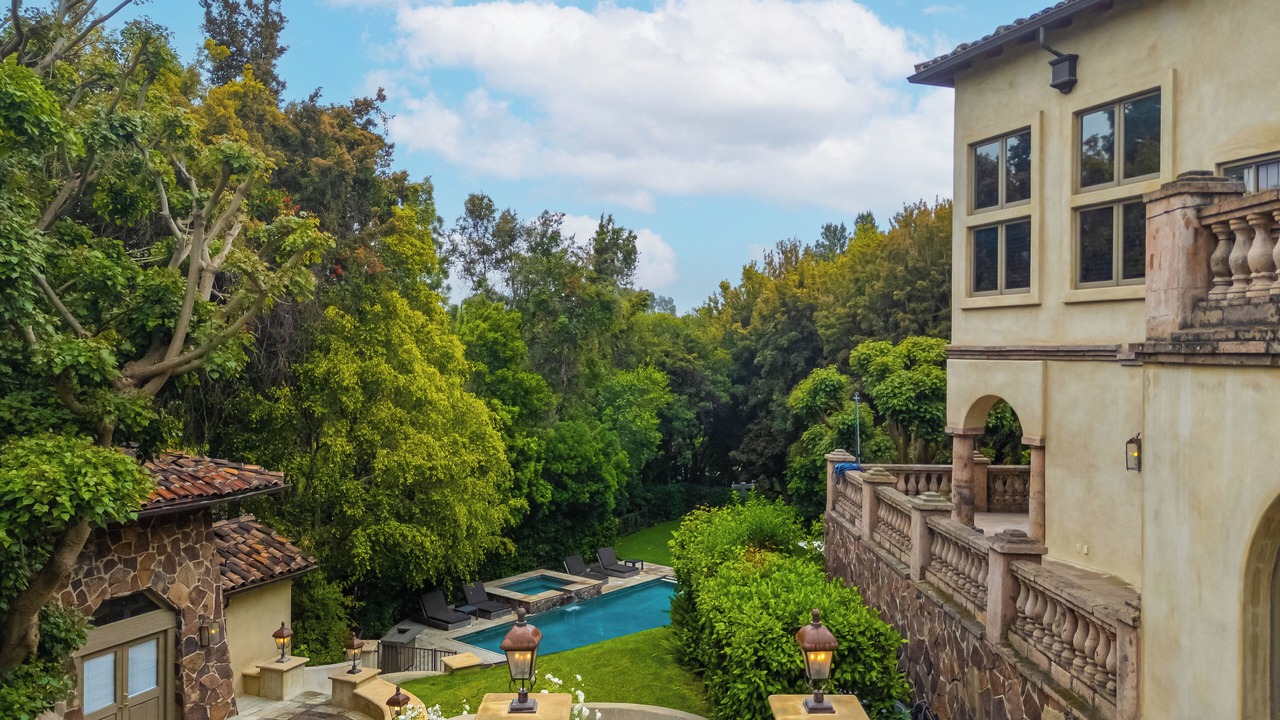 Photo of Outdoor in Holmby Hills