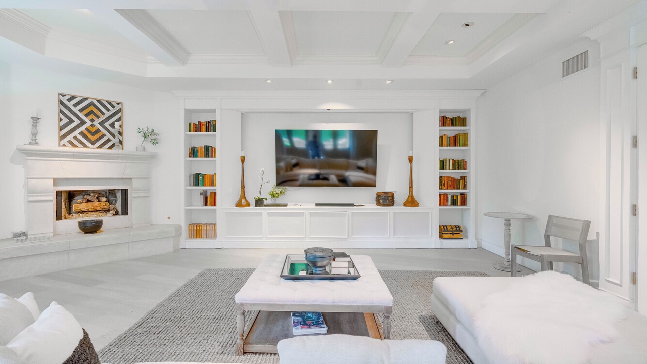 Photo of Livingroom in Holmby Hills