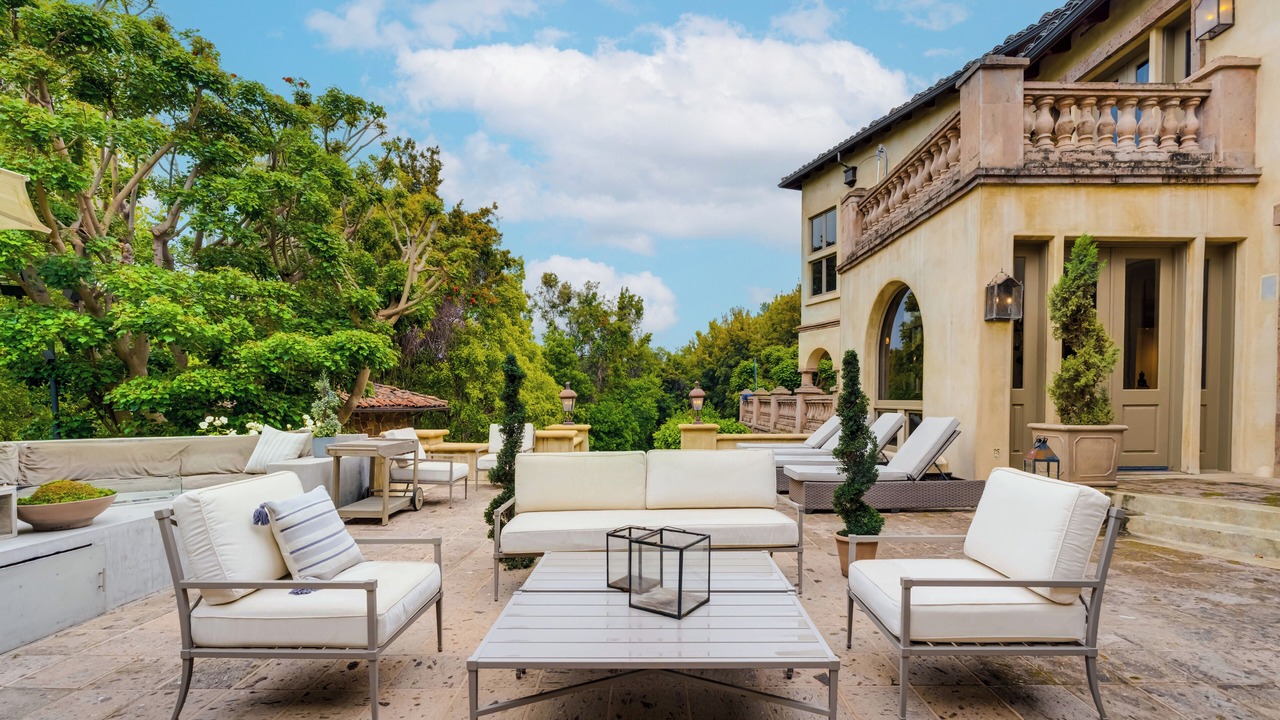 Photo of Patio Balcony in Holmby Hills