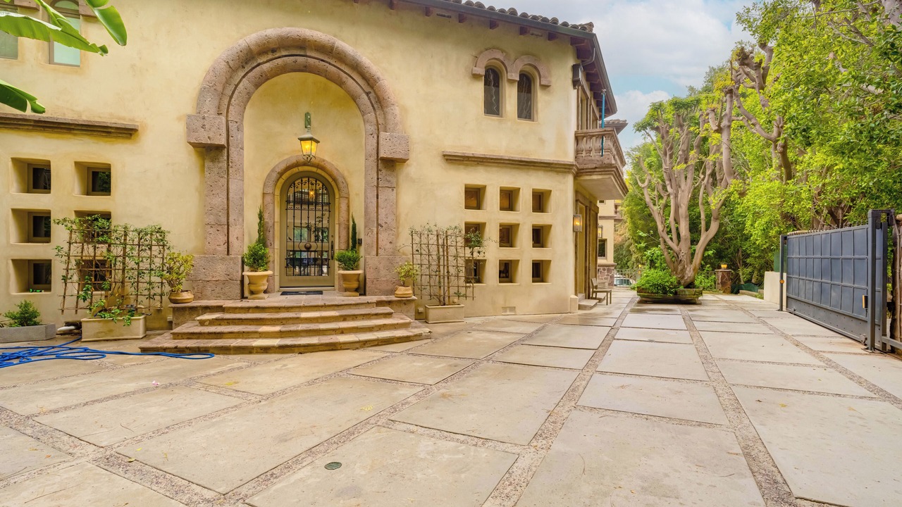 Photo of Outdoor in Holmby Hills