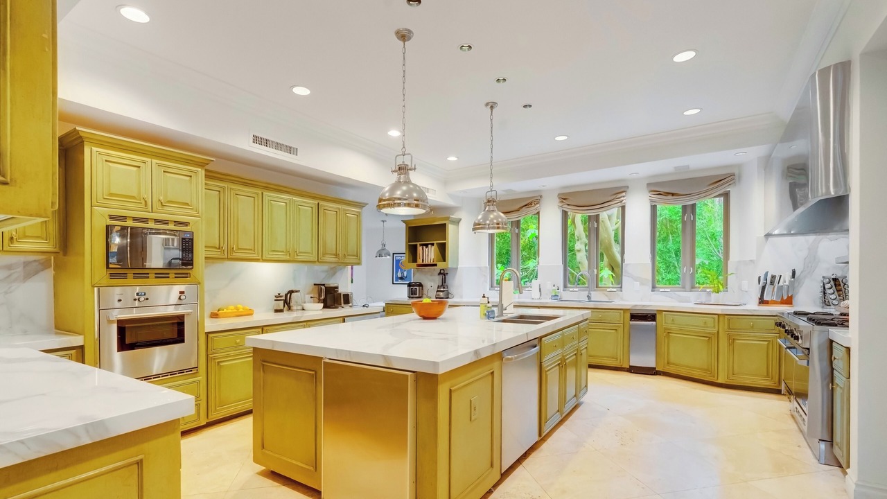 Photo of Kitchen in Holmby Hills