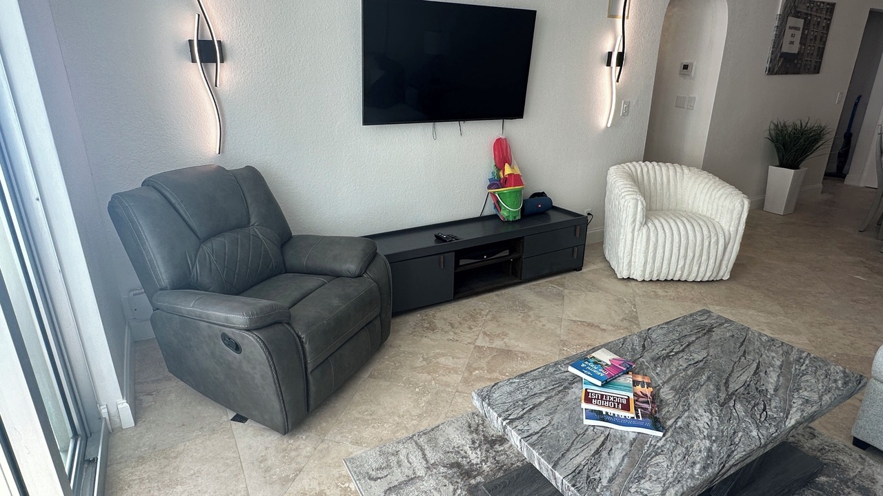 Photo of Livingroom in Hollywood South Central Beach