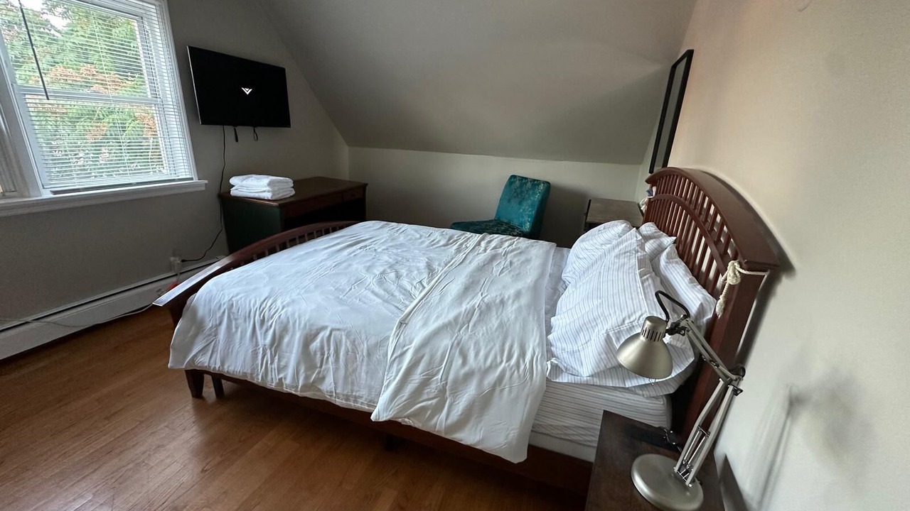 Photo of Bedroom in Teaneck