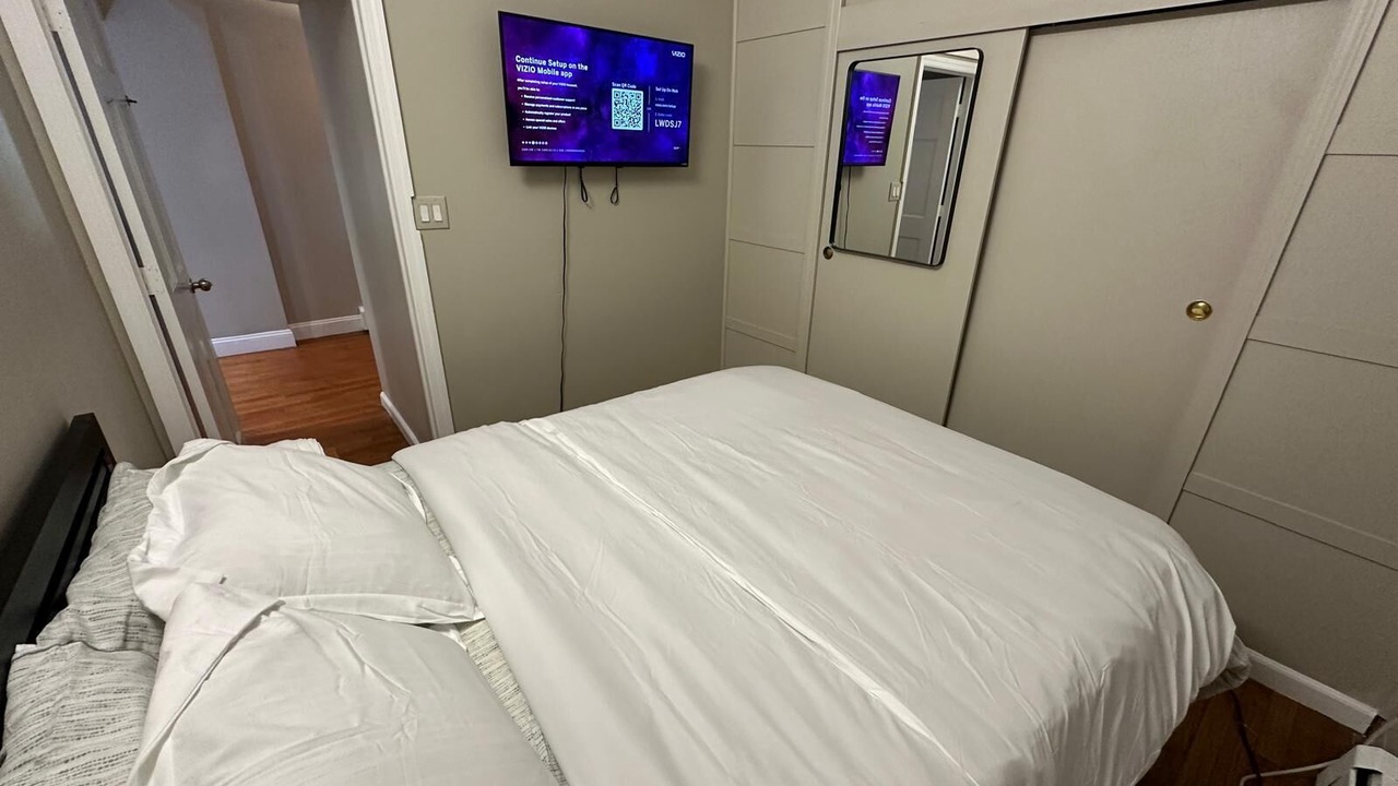 Photo of Bedroom in Teaneck