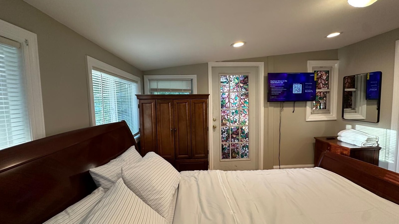 Photo of Bedroom in Teaneck