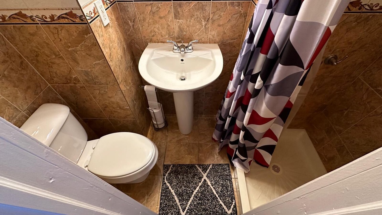 Photo of Bathroom in Teaneck