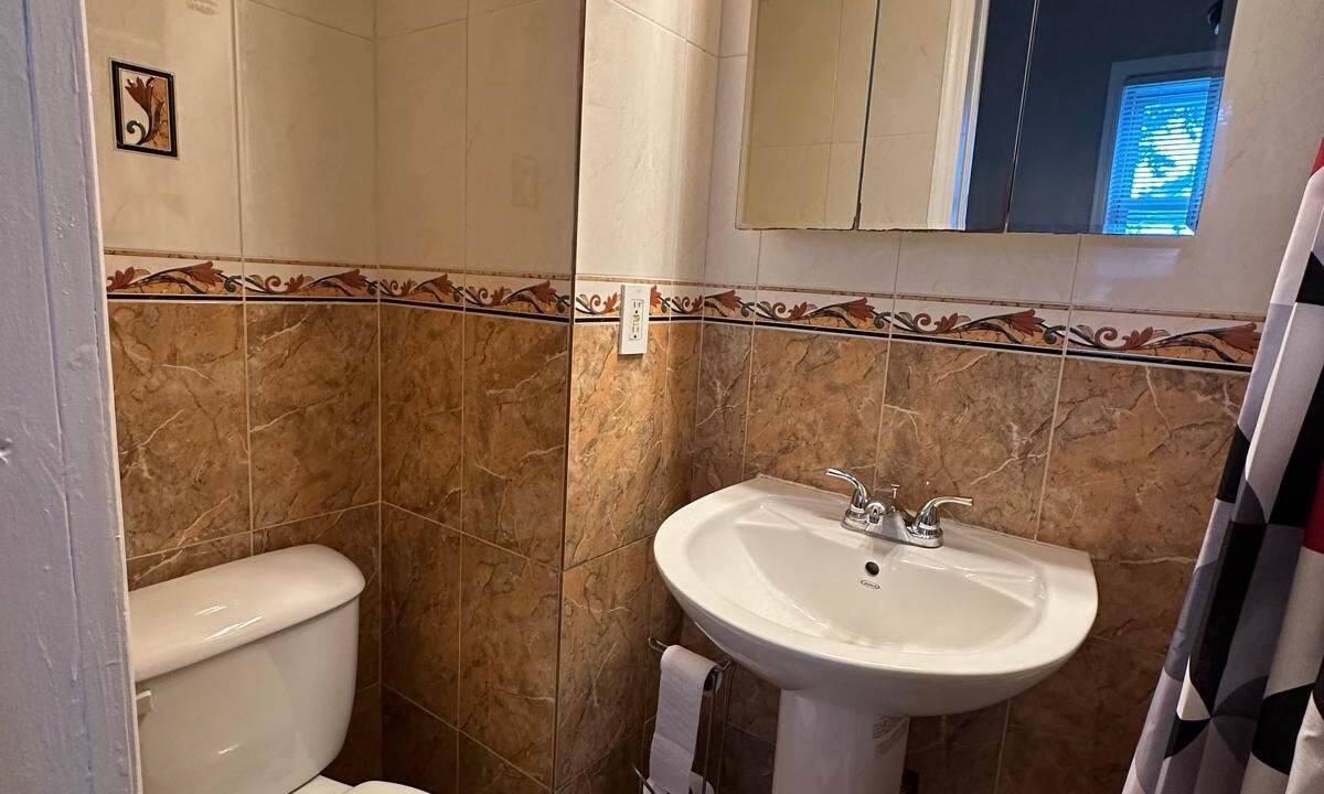 Photo of Bathroom in Teaneck