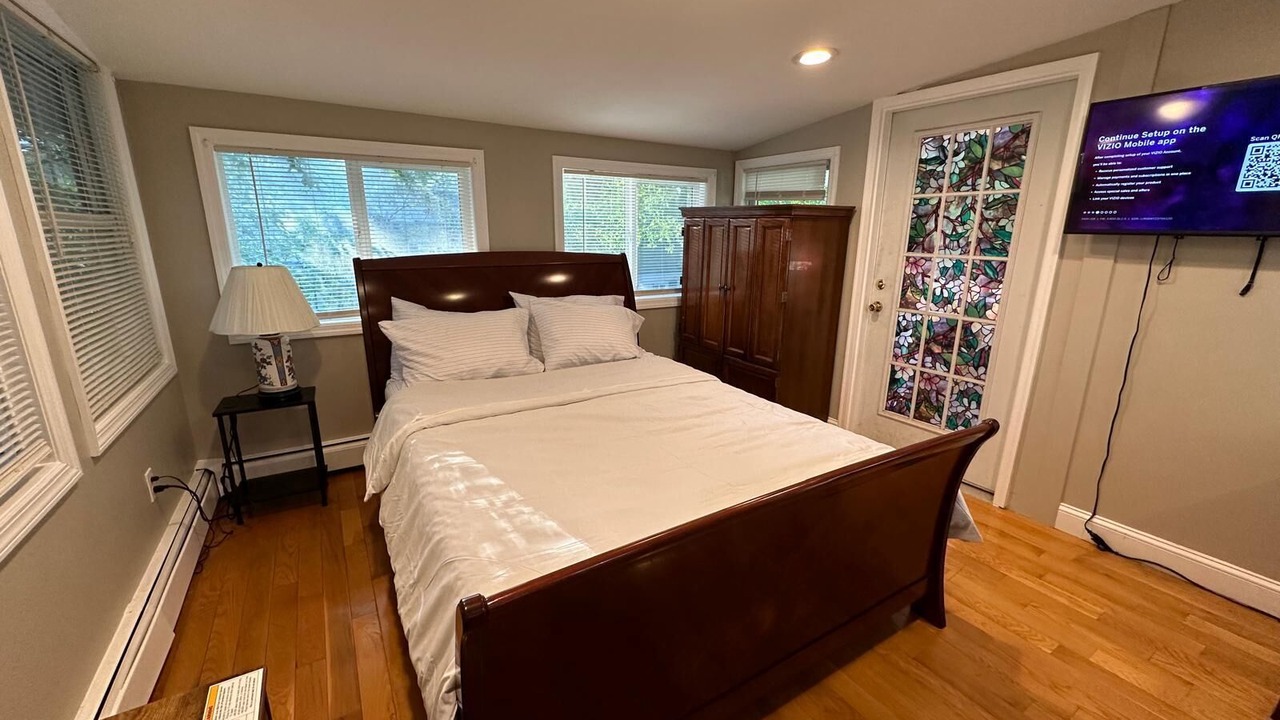 Photo of Bedroom in Teaneck