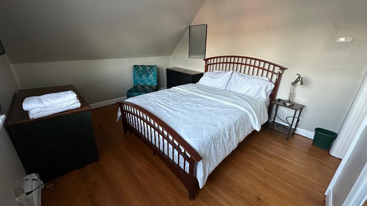 Photo of Bedroom in Teaneck