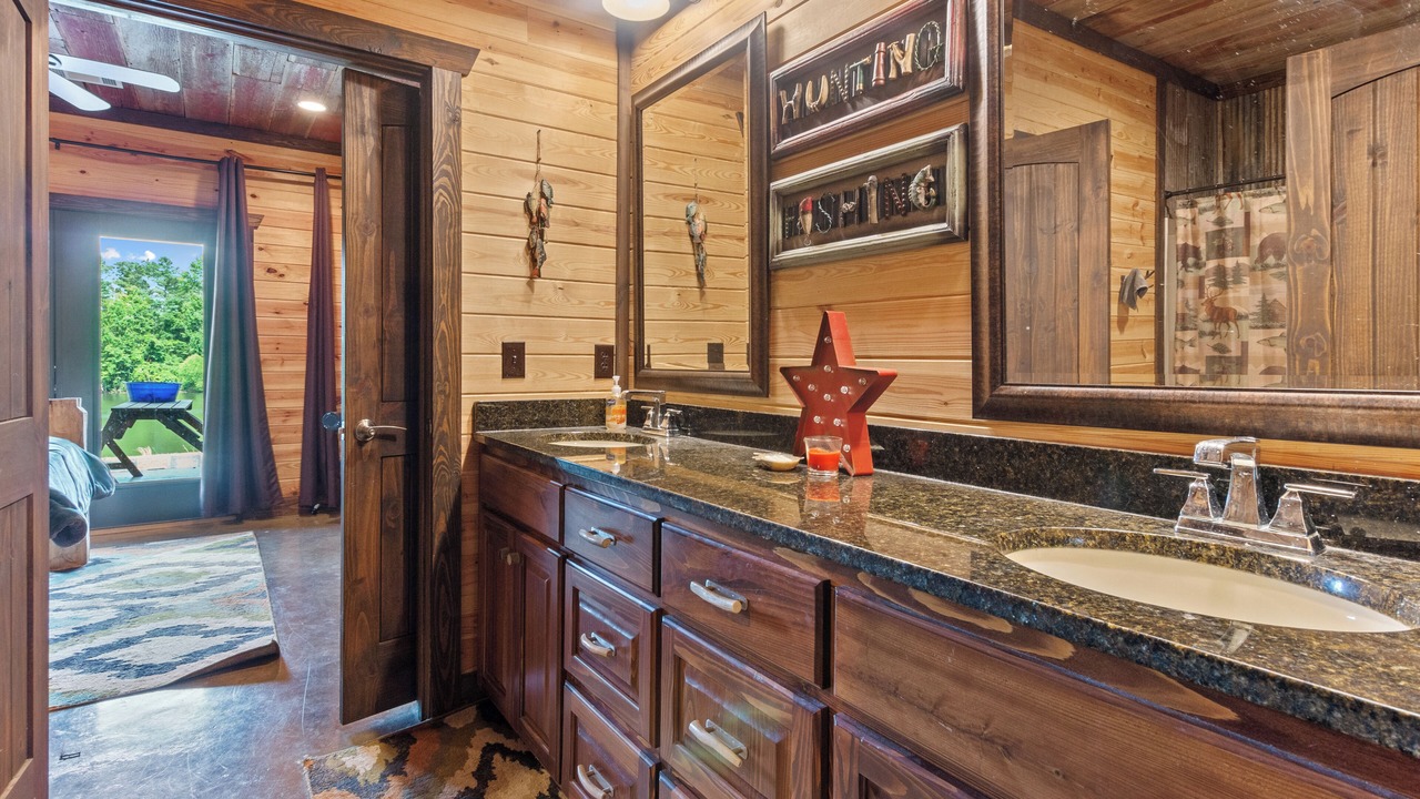 Photo of Bathroom in Clinton