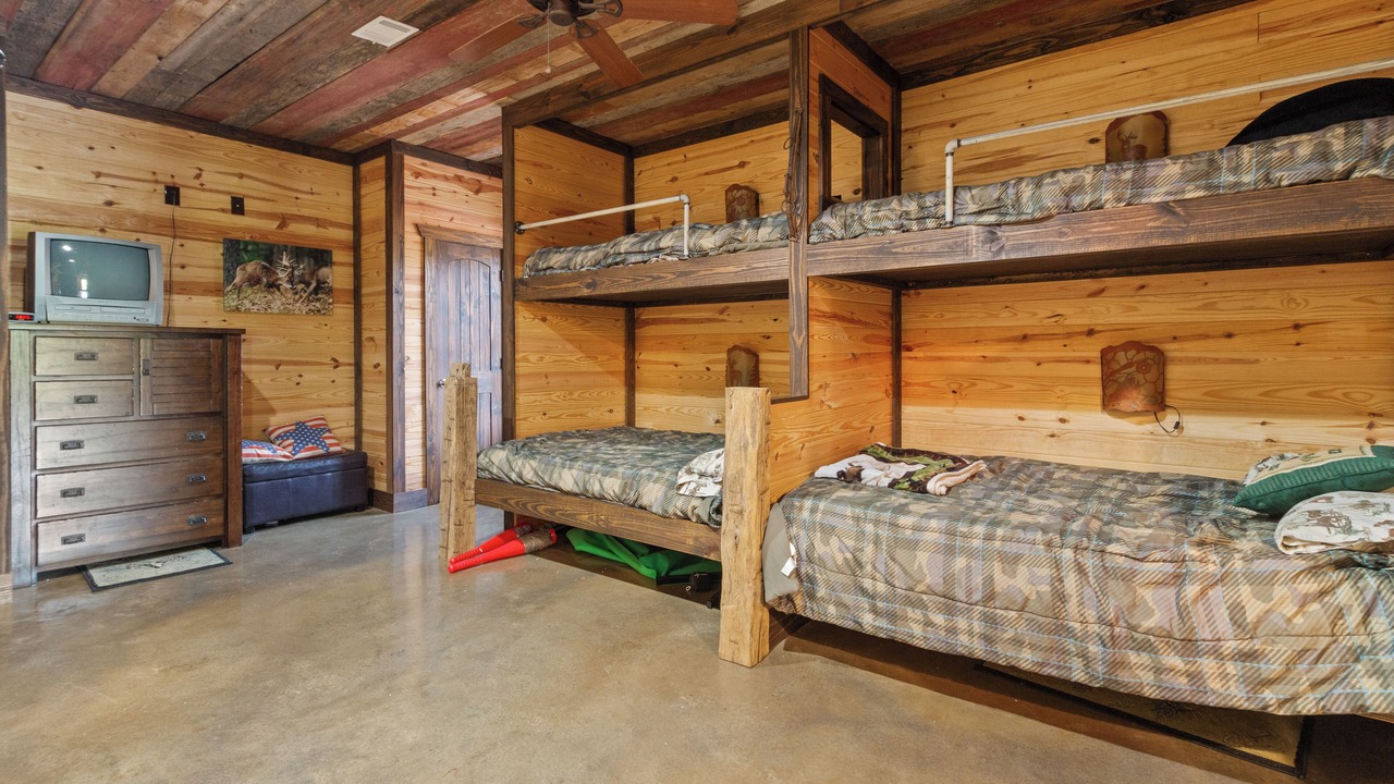 Photo of Bedroom in Clinton