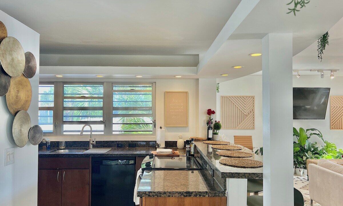 Photo of Kitchen in Lauderdale Beach