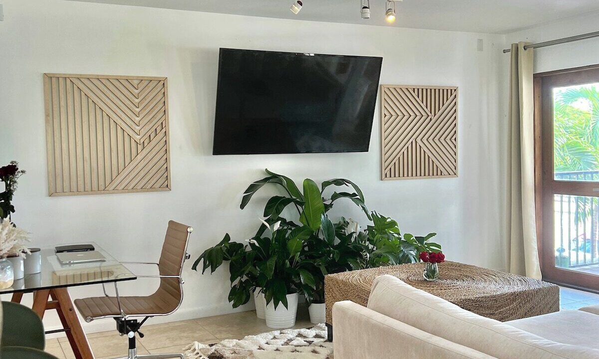 Photo of Livingroom in Lauderdale Beach