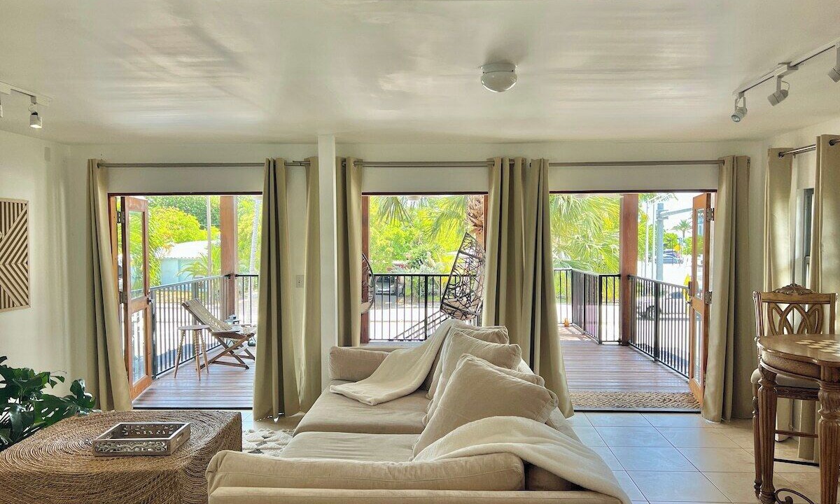 Photo of Livingroom in Lauderdale Beach