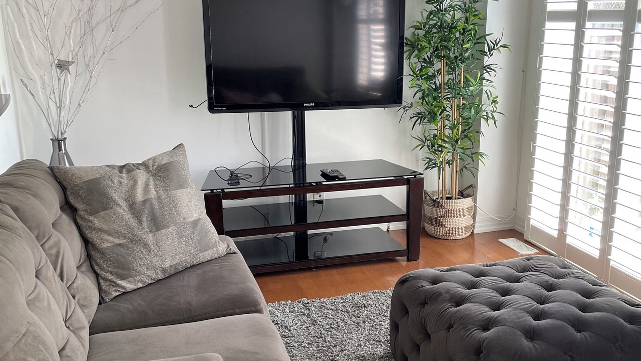 Photo of Livingroom in Halton Regional Municipality