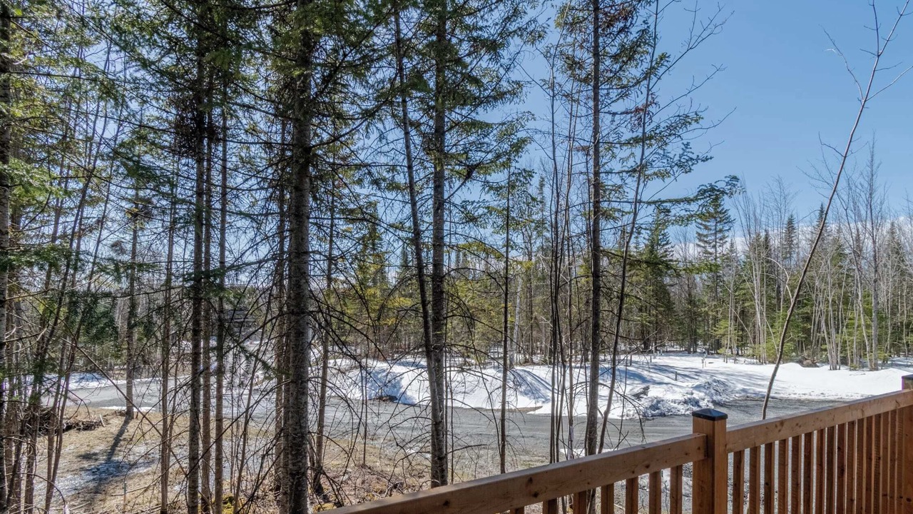 Photo of Outdoor in Adstock