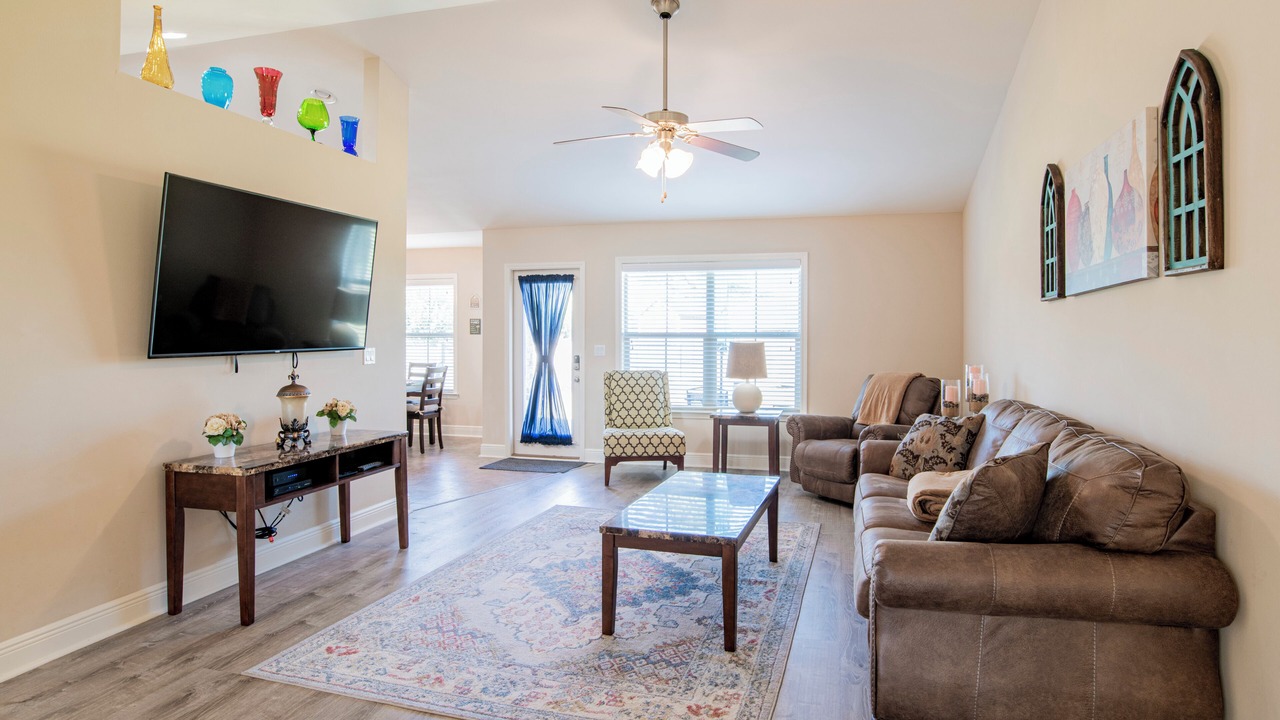 Photo of Livingroom in Foley
