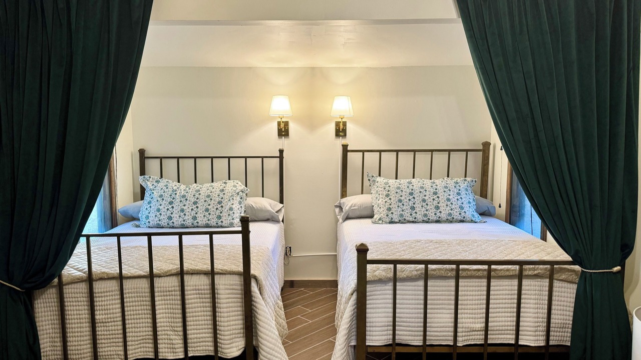 Photo of Bedroom in Pope