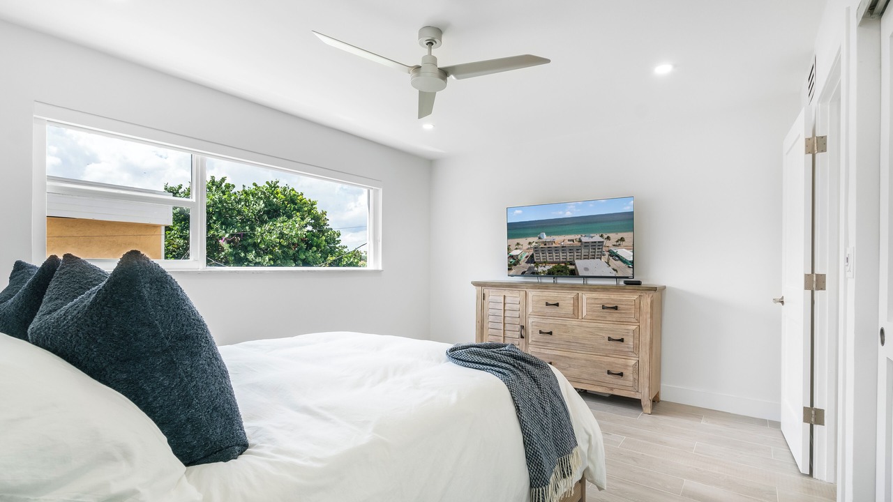 Photo of Bedroom in South Lake