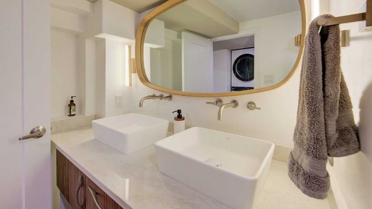 Photo of Bathroom in Hespeler