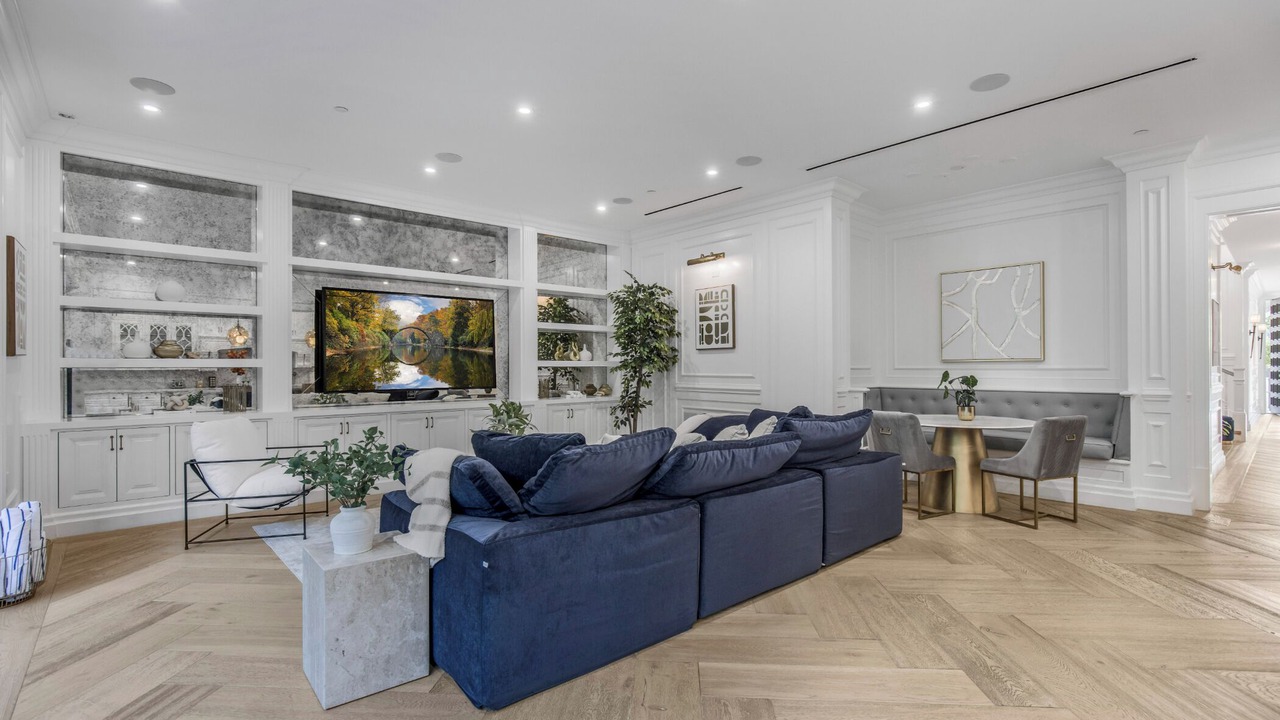 Photo of Livingroom in Melrose