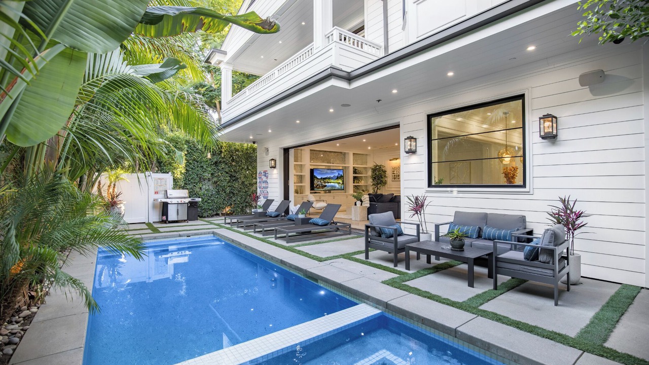 Photo of Outdoor in Melrose
