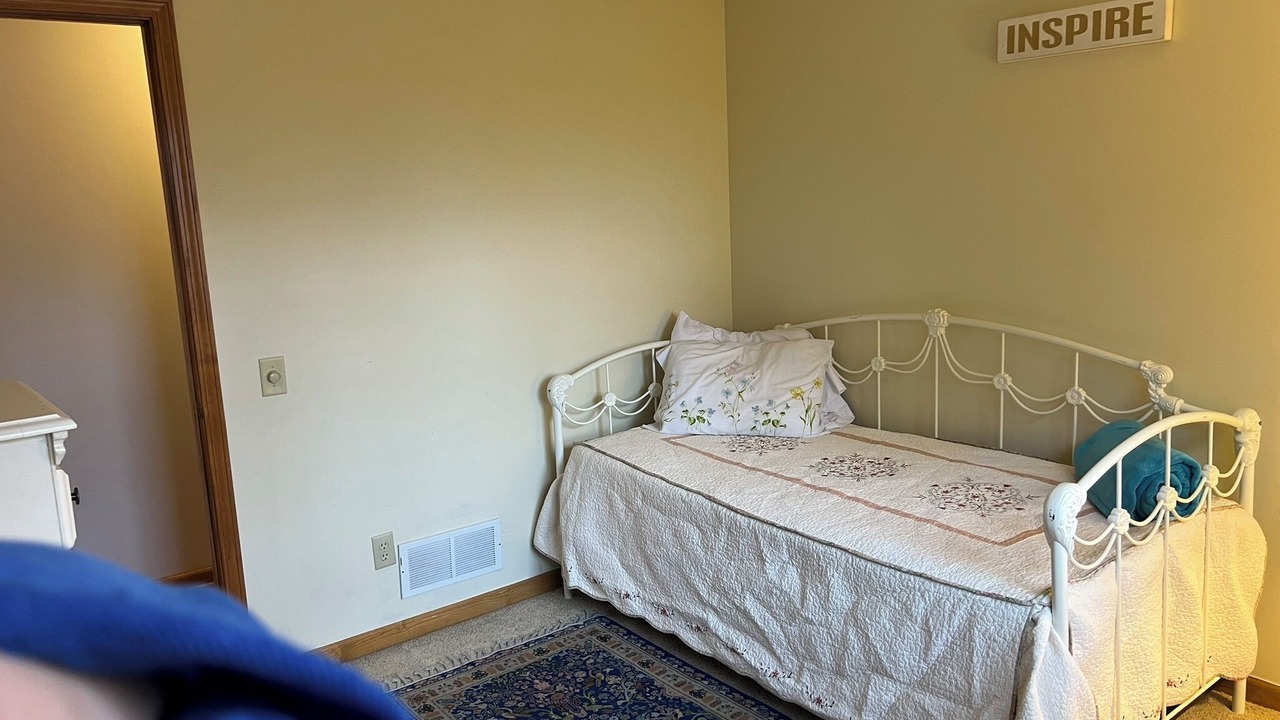 Photo of Bedroom in Akron