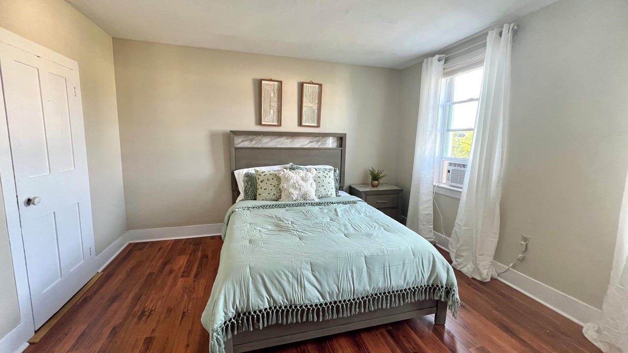 Photo of Bedroom in Oswego
