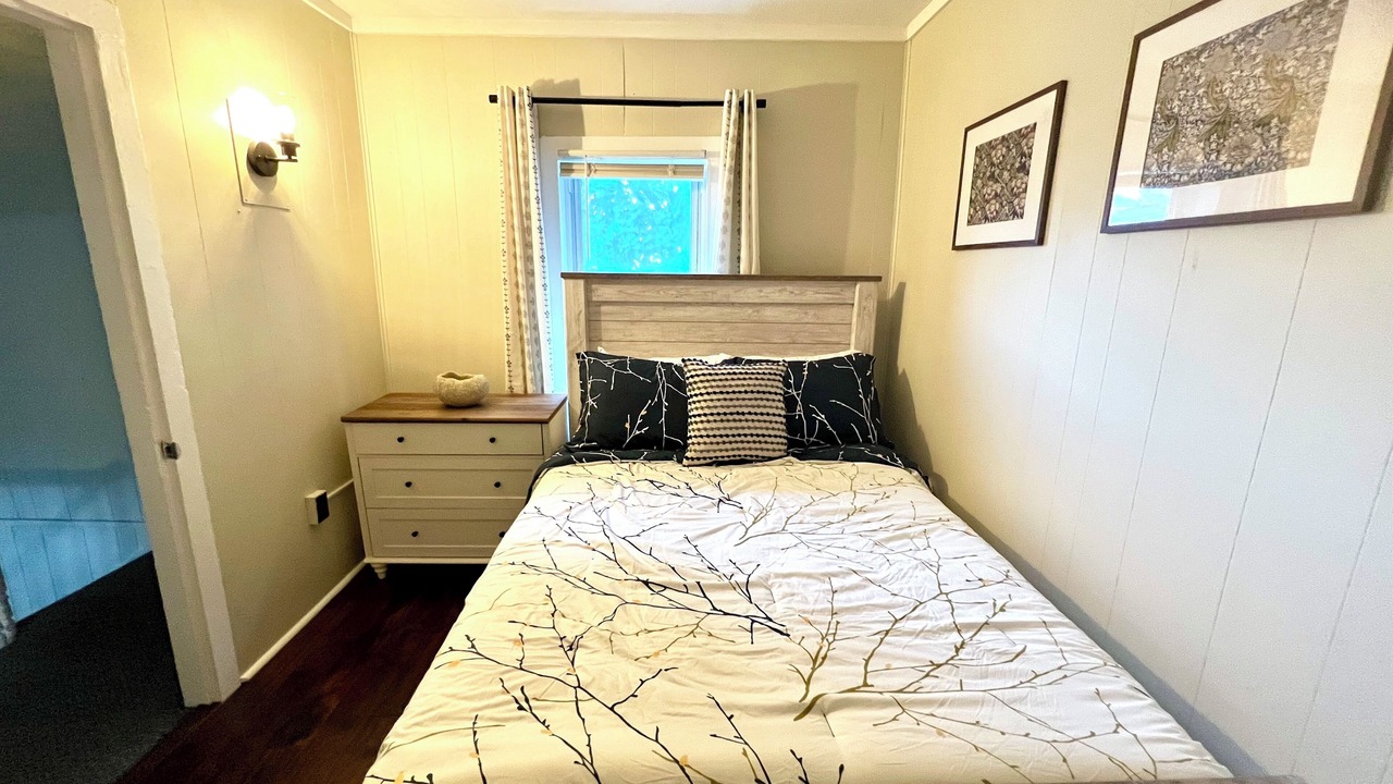 Photo of Bedroom in Oswego