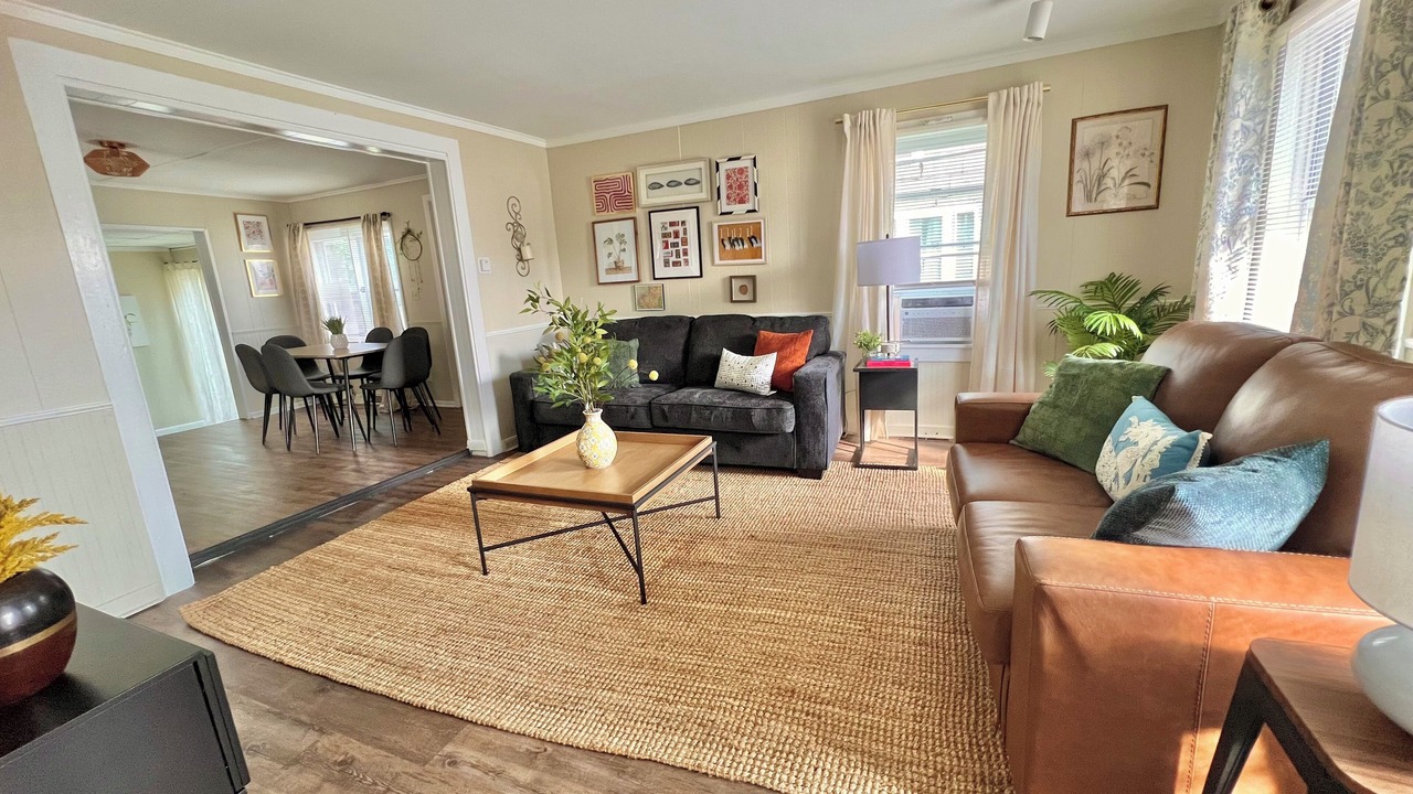 Photo of Livingroom in Oswego