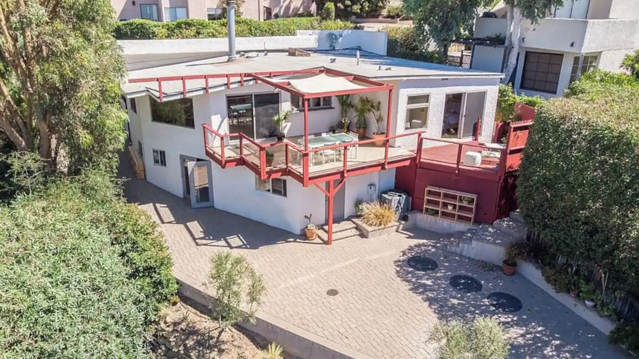 Photo of Patio Balcony in Central Malibu
