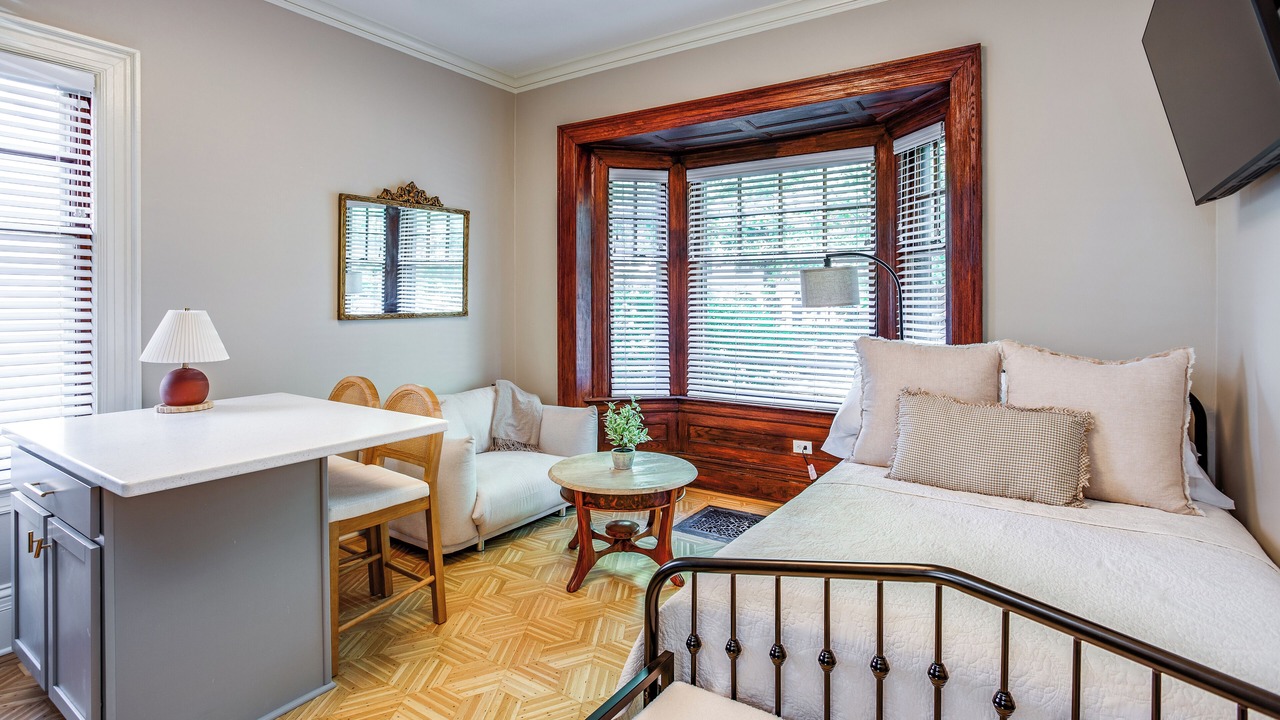 Photo of Bedroom in East Avenue