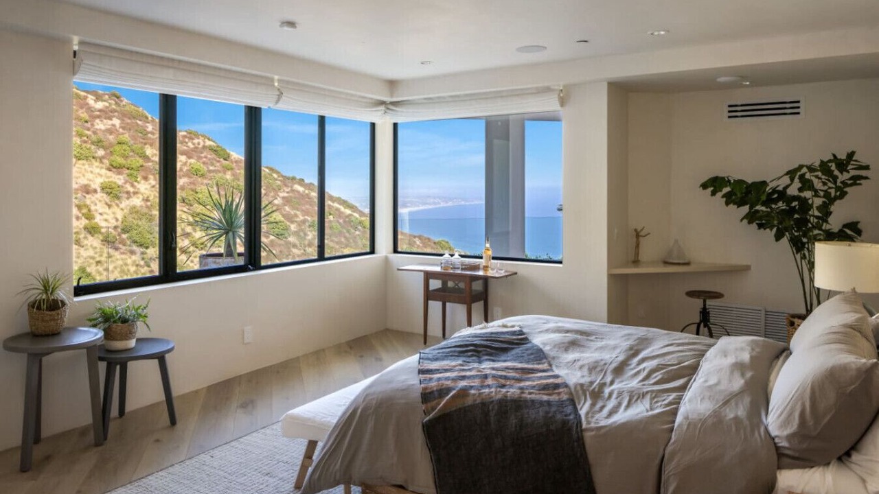 Photo of Bedroom in Western Malibu