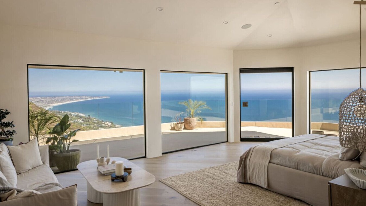 Photo of Bedroom in Western Malibu