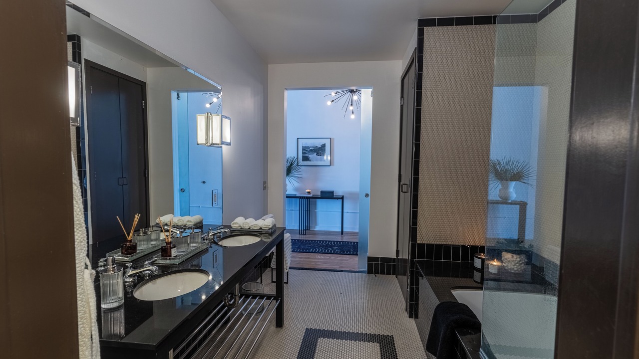 Photo of Bathroom in Hollywood