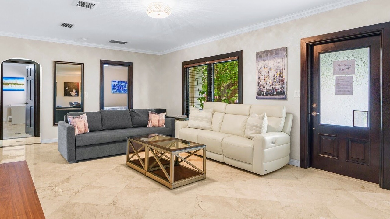 Photo of Livingroom in South Lake