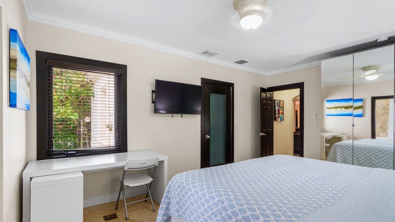 Photo of Bedroom in South Lake