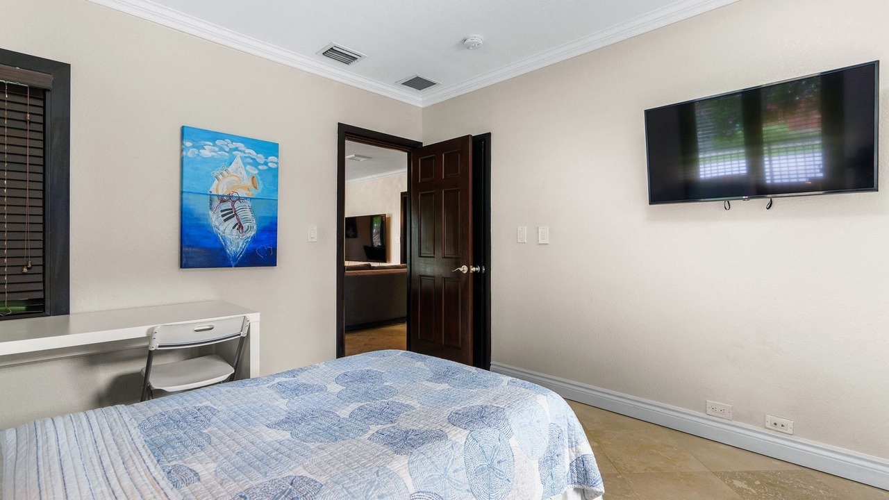 Photo of Bedroom in South Lake