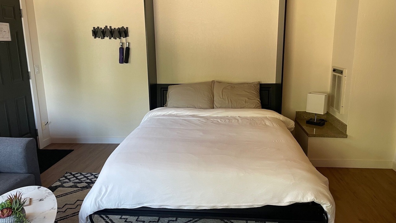 Photo of Bedroom in Lincoln Park