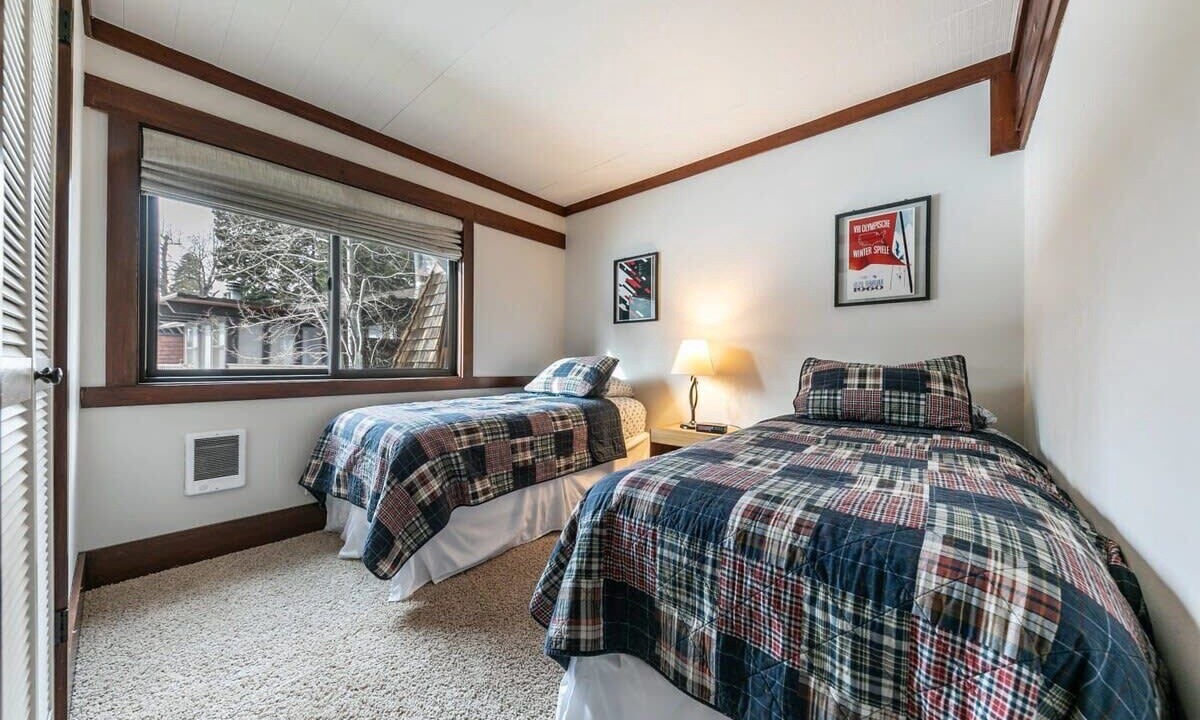 Photo of Bedroom in Tahoe Tavern