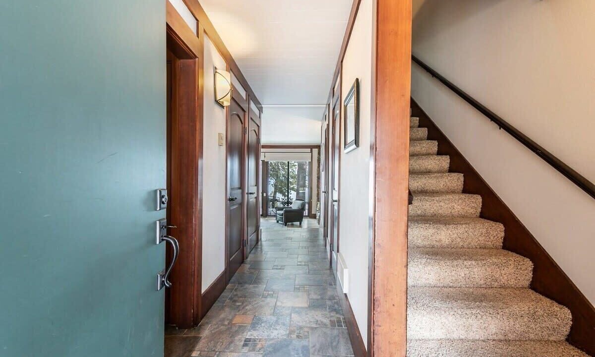 Photo of Bedroom in Tahoe Tavern
