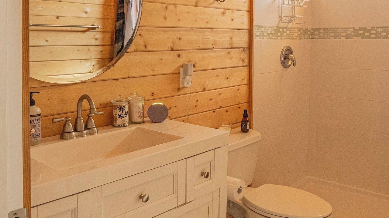 Photo of Bathroom in Bahama Palm Shores